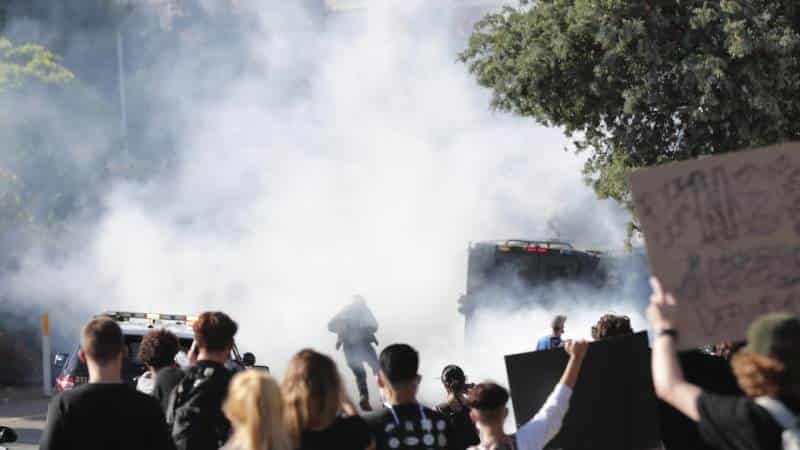 Bình xịt hơi cay police