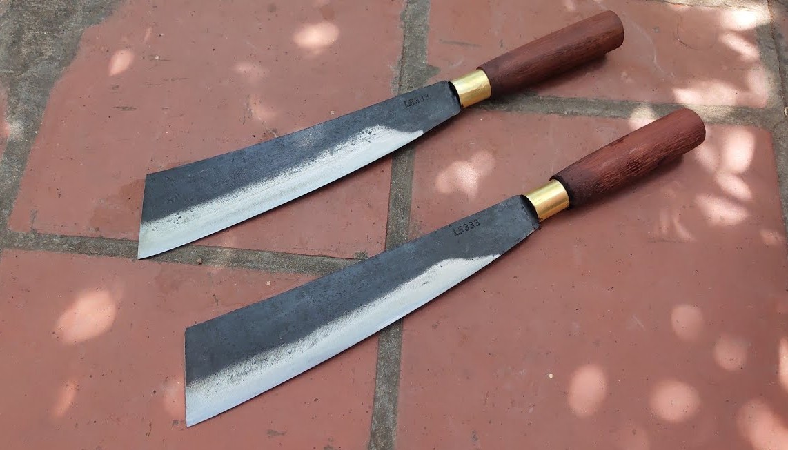 Dao phát quang độc đáo, ấn tượng và tiện lợi trong bóng tối