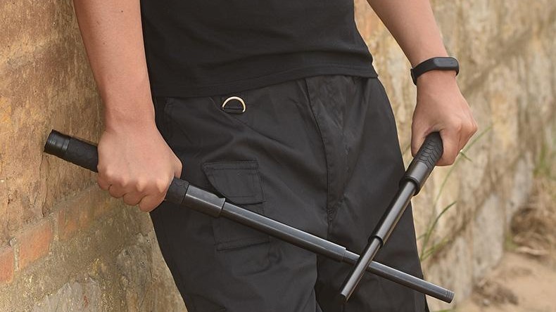 Gậy baton có bị cấm không? Những điều cần biết để tránh vi phạm