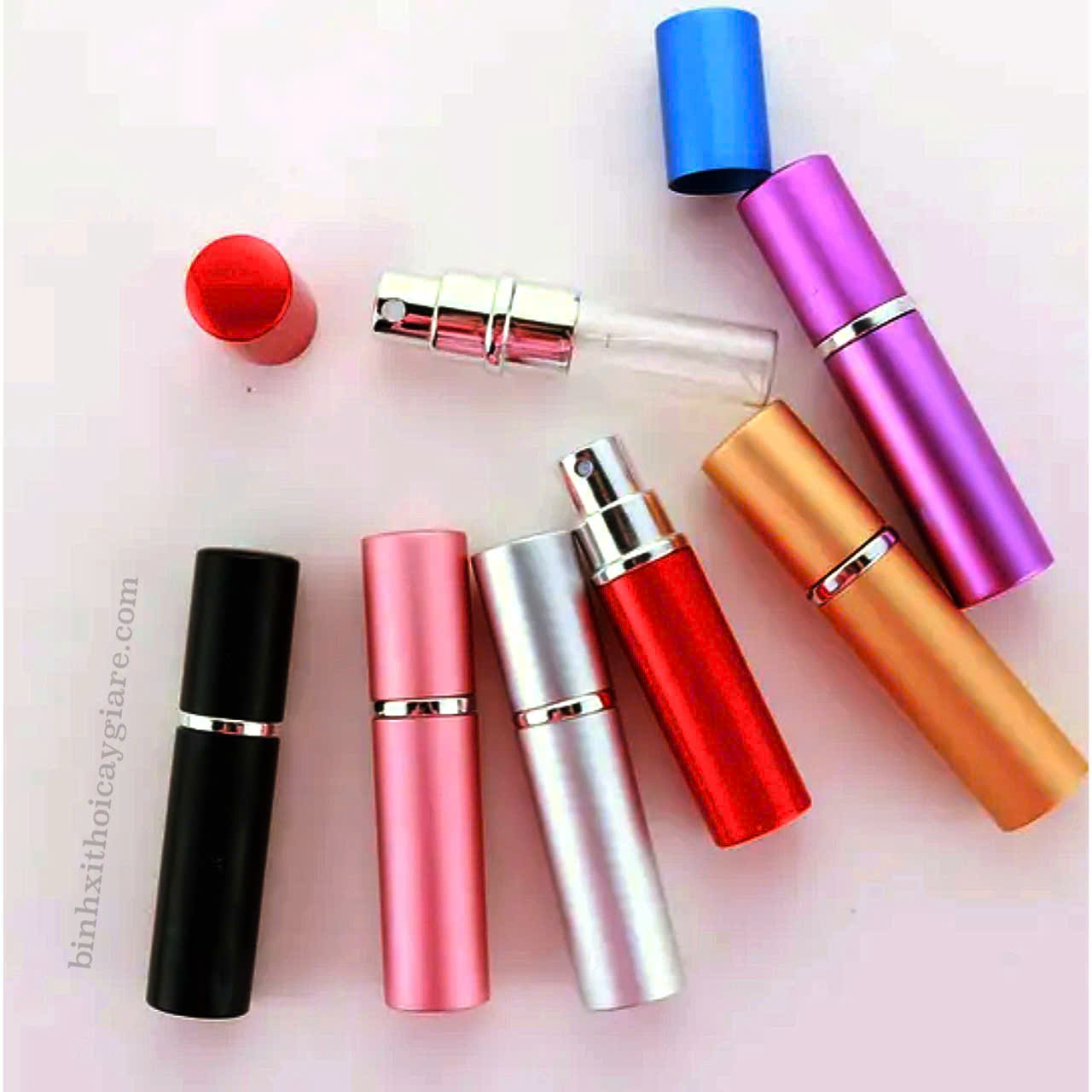 Bình Xịt Hơi Cay Thỏi Son Cho Nữ